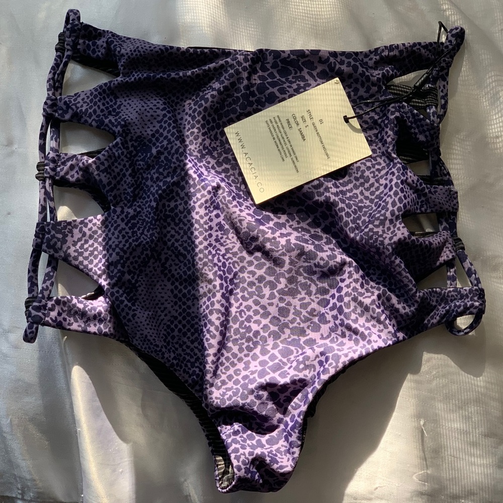 Acacia Queen bottoms in samba - small
